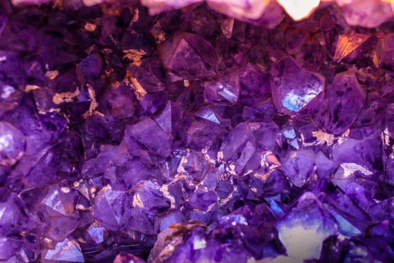 crystals for emotional chakra and mental clearing