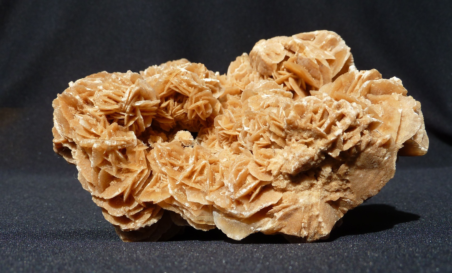 DESERT ROSE CRYSTAL HEALING PROPERTIES AND SPIRITUALITY