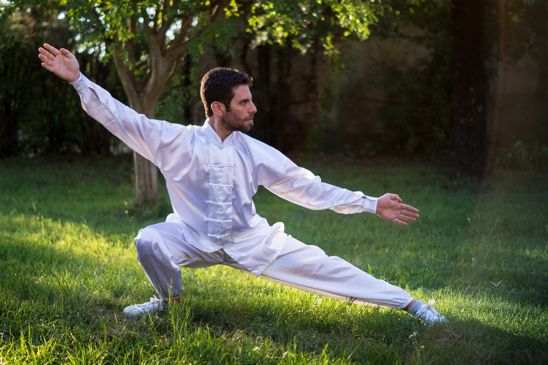 men in tai chi post