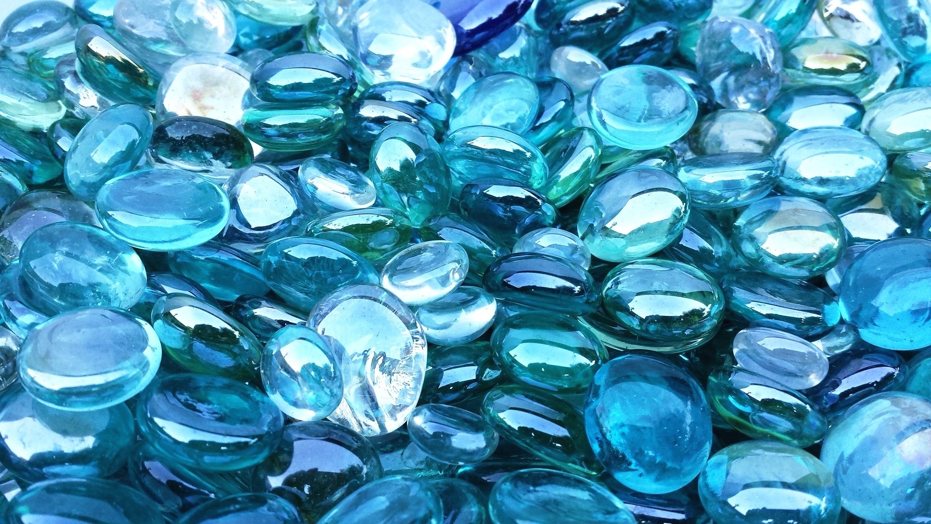 blue crystals meanings, properties, benefits and uses