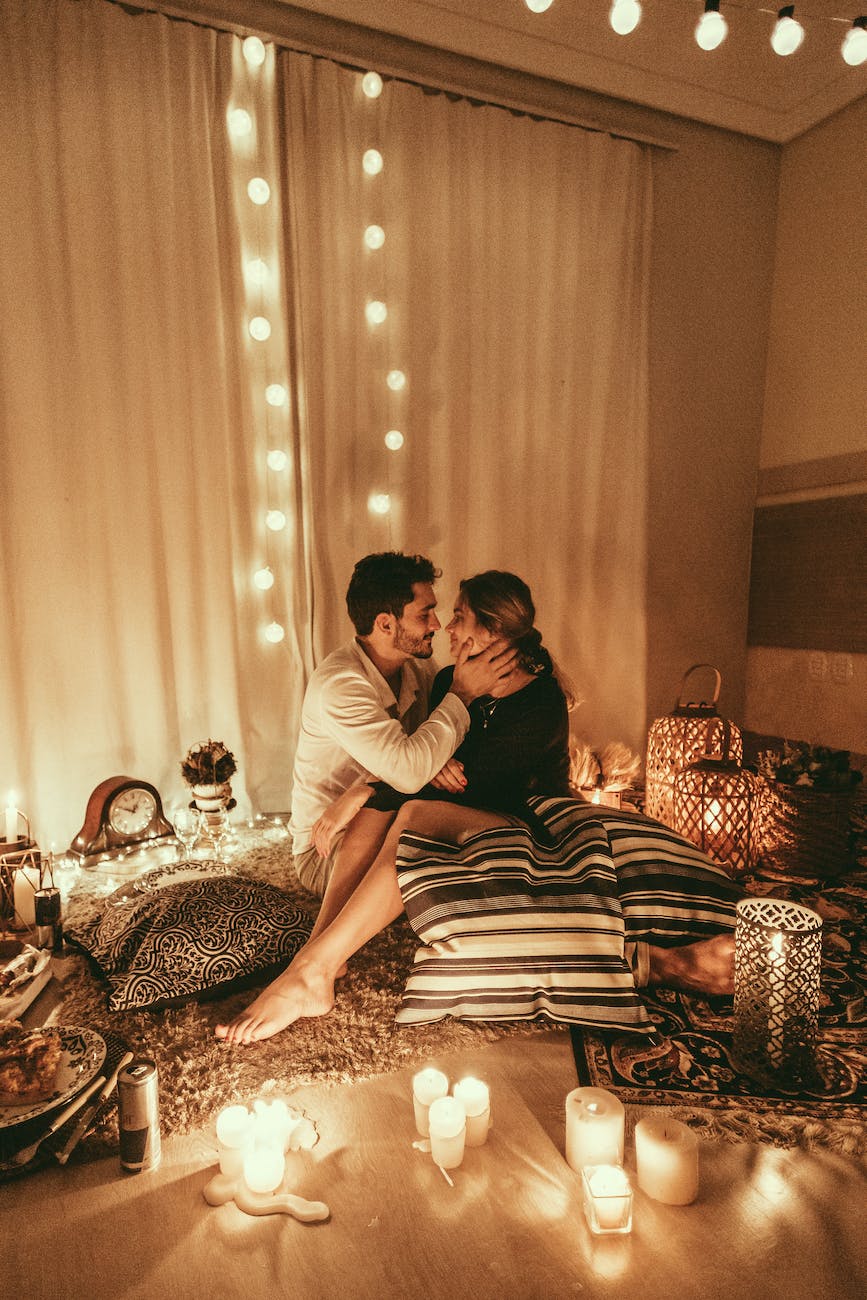 How to Recognize the Energy of Your Soulmate, Including 30 Signs to Look For