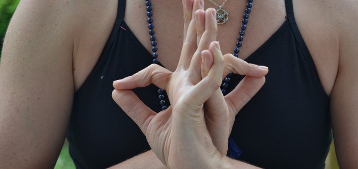 yoga, heart, fearless heart mudra