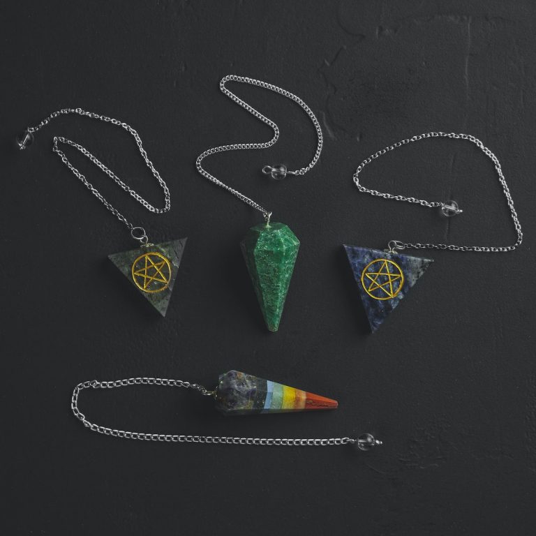 green heart shaped pendant necklace