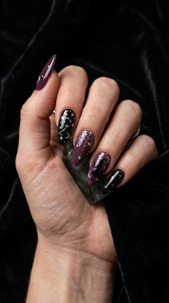 Trendy Halloween Nails to Copy This Year 25 Trendy Halloween Nails to Copy This Year